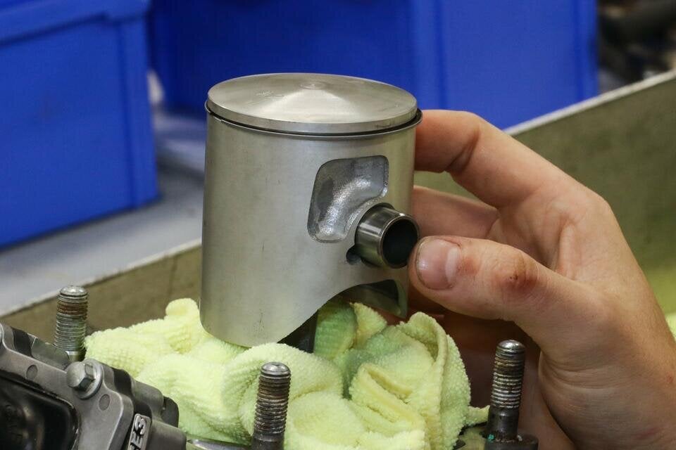 2-Stroke Top End Rebuild Guide
