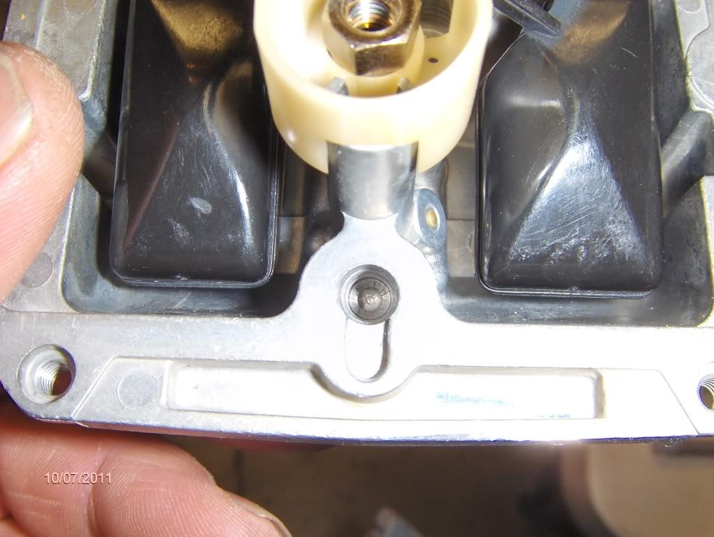 Carburetor fuel screw broken and seated tip (see photos) CRF450X