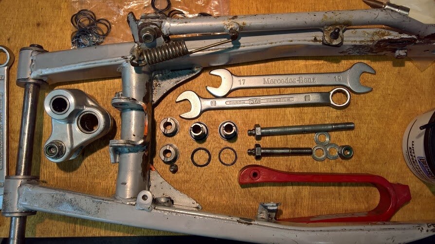 Cleaning and greasing rear shock and linkages Motorcycle Suspension