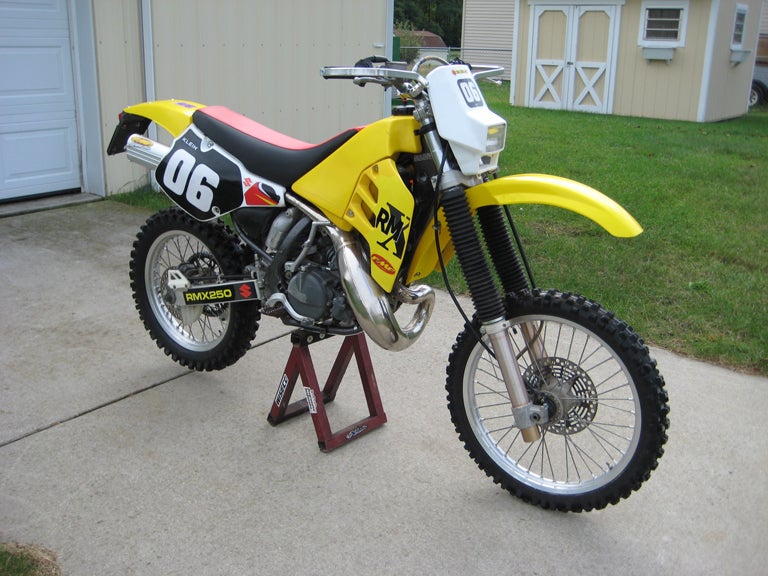 Anyone have good Picts of the 1998 RMX stock graphics? - Suzuki 2