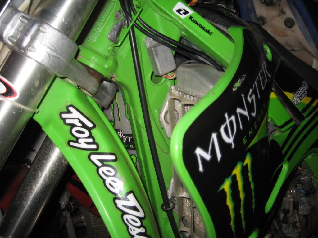 2003+ KX 125 clutch cable routing Kawasaki 2 Stroke ThumperTalk