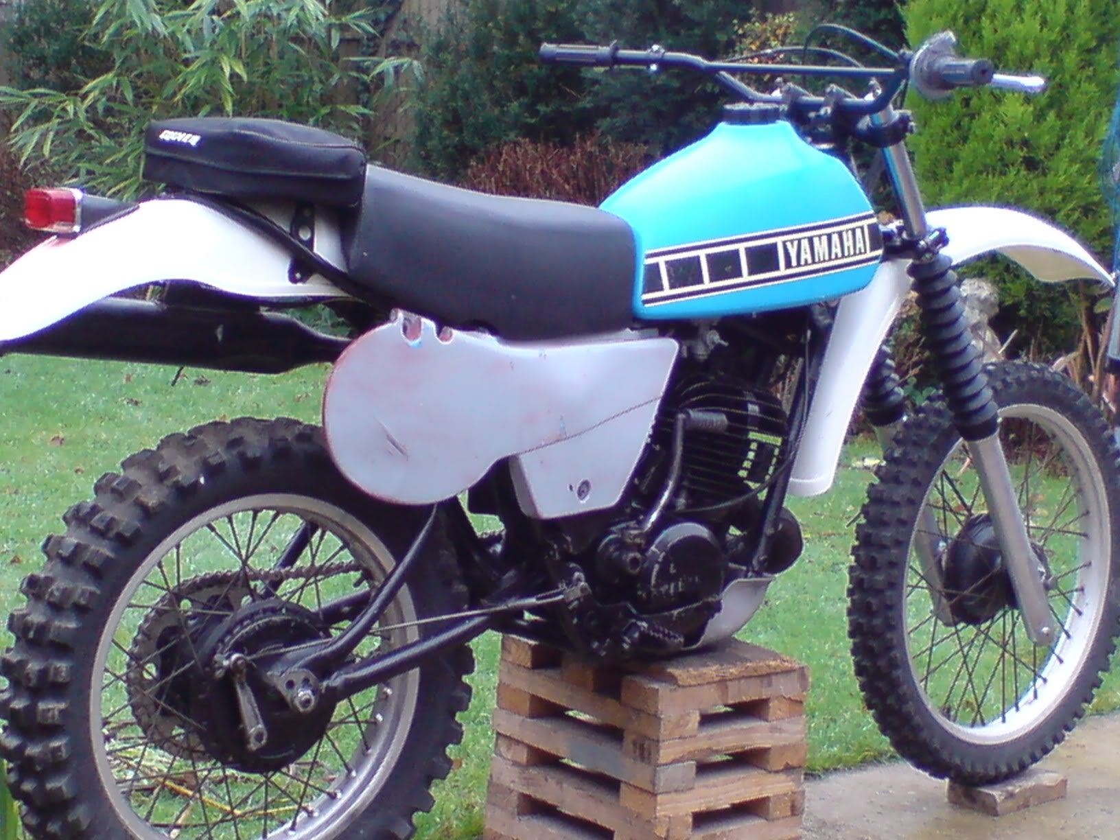 Yamaha 425 deals dirt bike